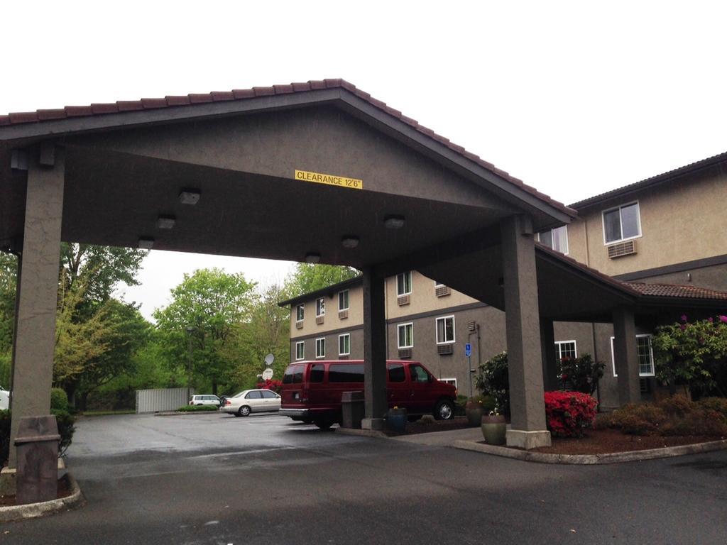 מלון Super 8 By Wyndham Portland Airport מראה חיצוני תמונה